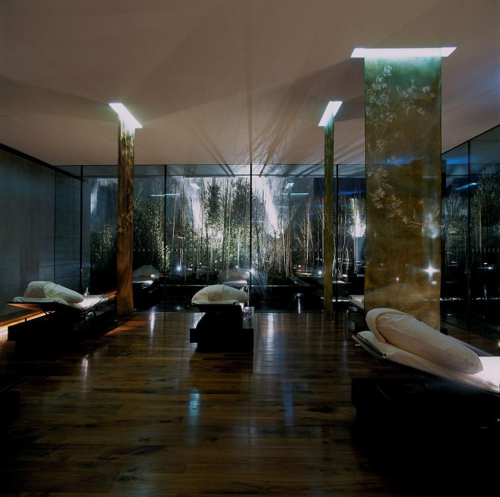 The G Hotel & Spa Galway Exterior photo The spa at The Landmark